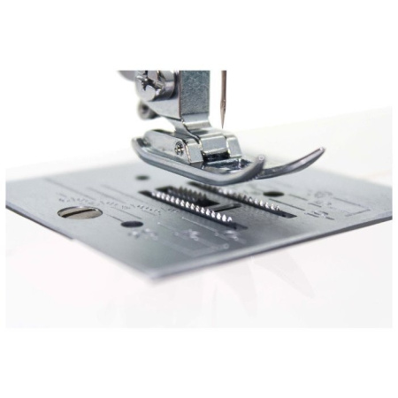 Швейная машина Janome LE25