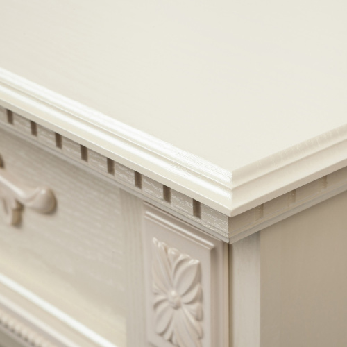 Электрокамин RealFlame Lilian WT жемчуг с очагом Majestic Lux Black RC