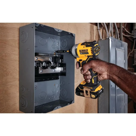 Шуруповерт DeWalt DCF809N-XJ