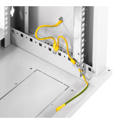 Шкаф коммутационный ЦМО ШРН-ЭКОНОМ ШРН-Э-6.650.1 настенный 6U 600x650мм пер.дв.металл серый